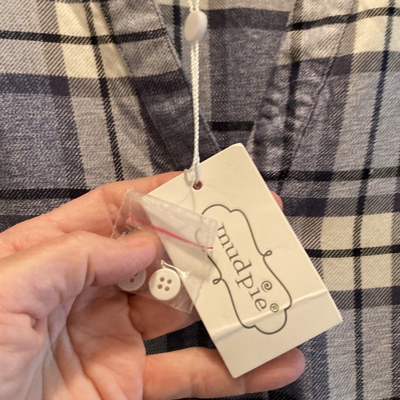 NWT Cute v-neck sleeveless button up Mudpie size L frayed bottom - Picture 3 of 6